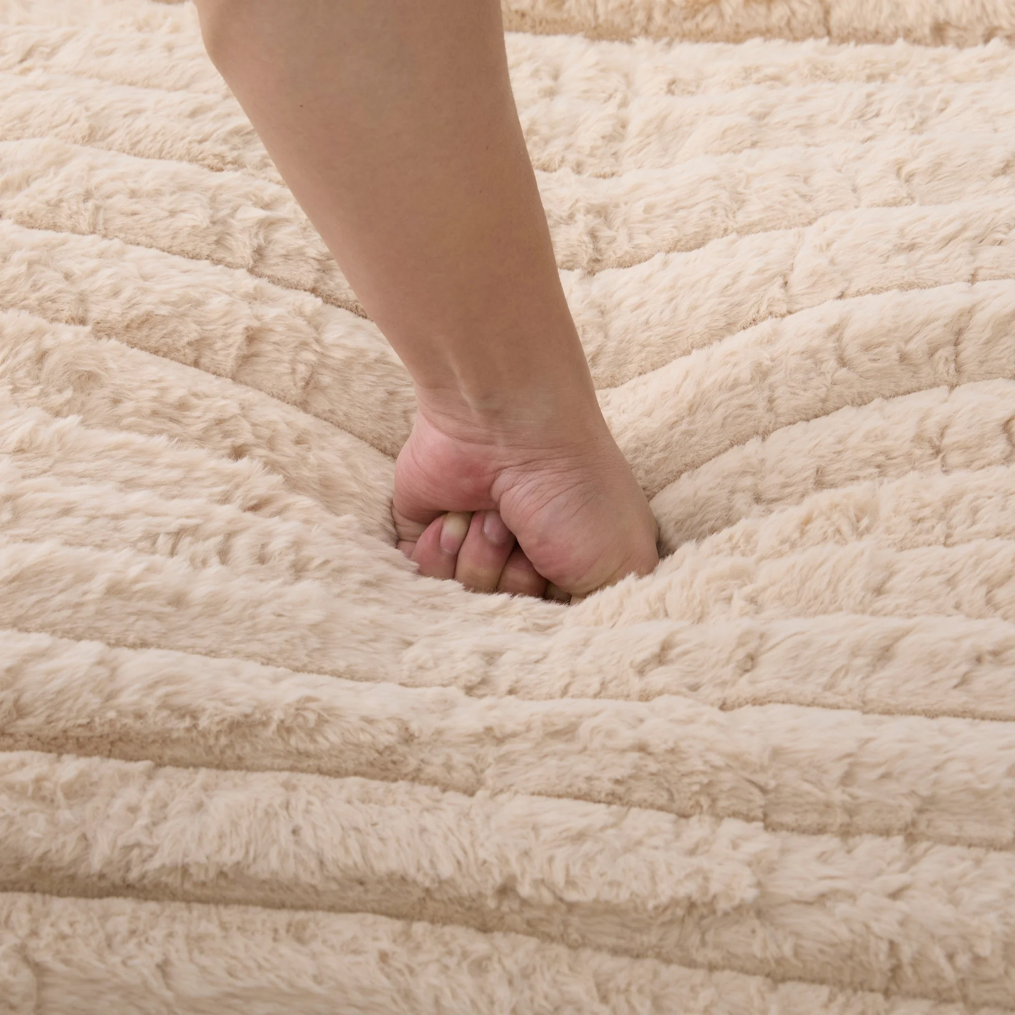 Oversized Double Chaise Lounge, Faux Fur Upholstered Deep Seat Sofa with 2 Pillows, 2 Cupholders, and Dual USB Ports