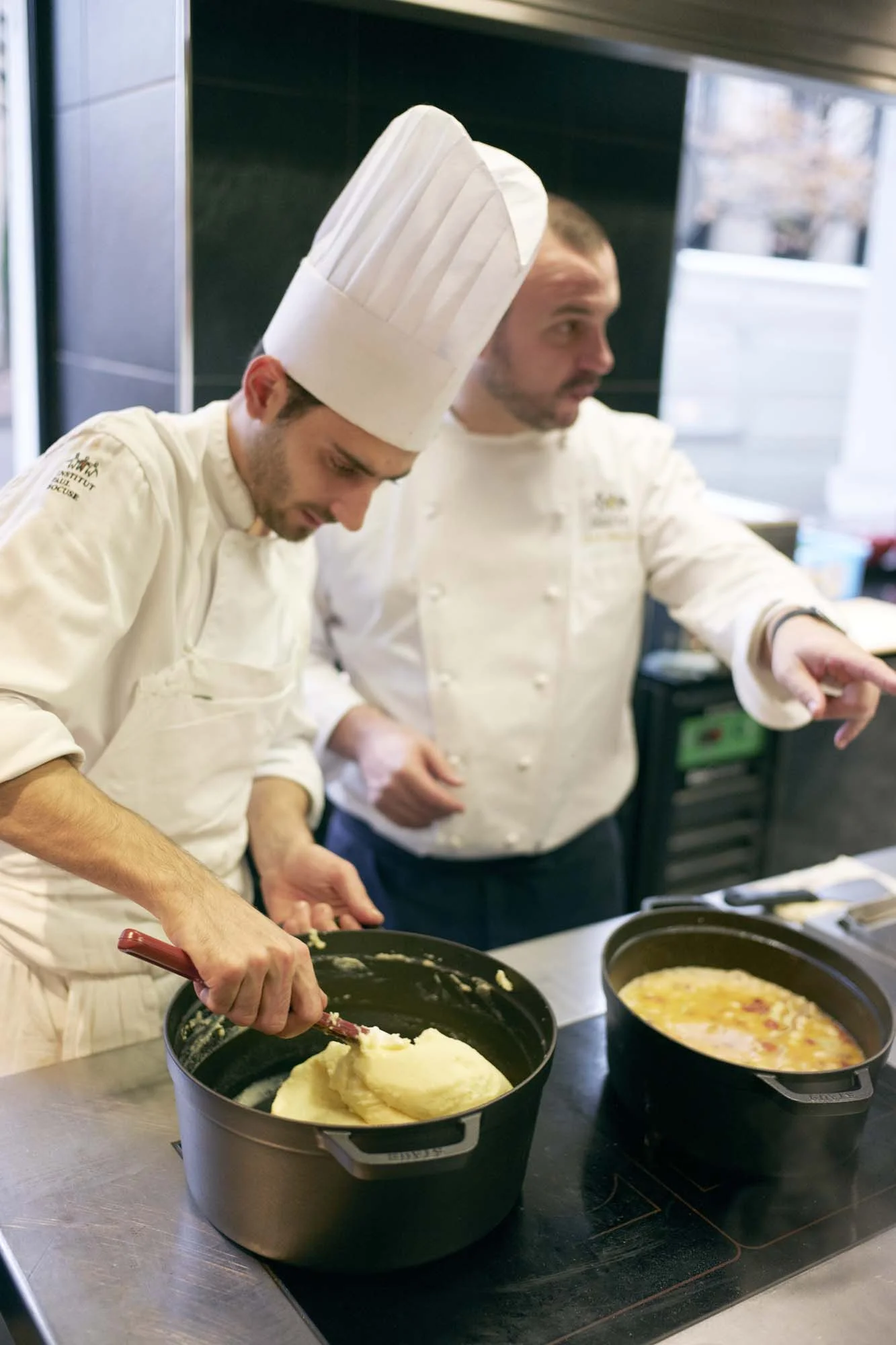 Staub Cast Iron 13.25-qt Round Cocotte - Grenadine